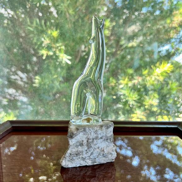 Vintage Clear Glass Howling Wolf Figurine on Stone Base - Picture 1 of 12